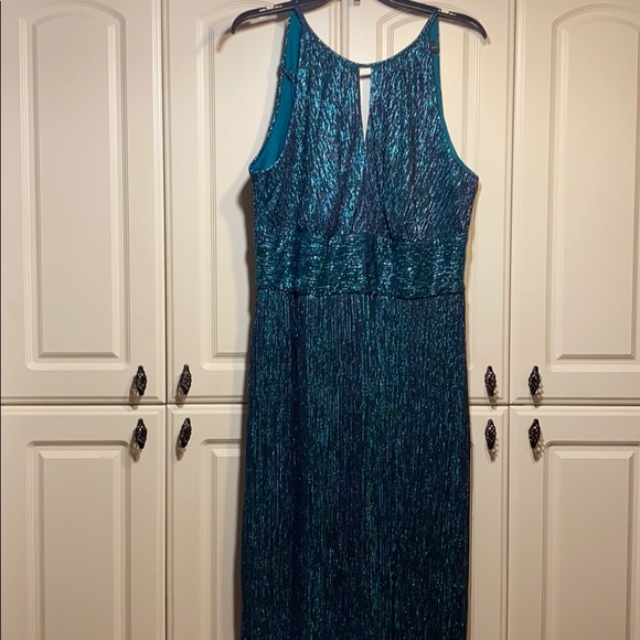 Teal iridescent Gown Classic - Picture 1 of 6